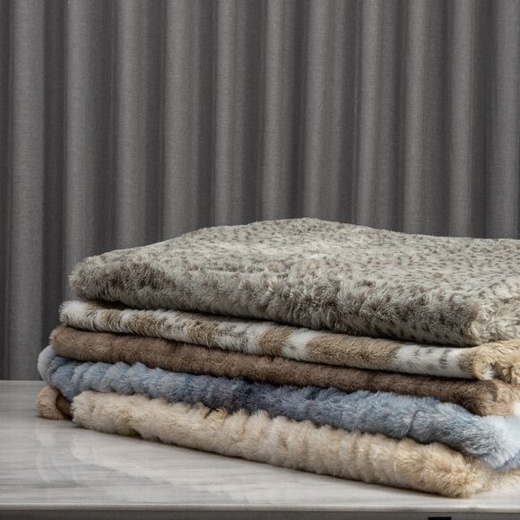 Luxe Home Decor Classic Faux Fur Throw | 1-Piece | Snow leopard | 50"x60" - Picture 5 of 8